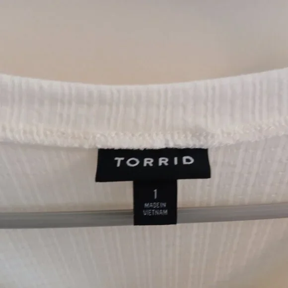 *Host Pick*  Torrid Beige Texture Jersey Lace-Up Drop Shoulder Top, 1x NWOT - Picture 6 of 10